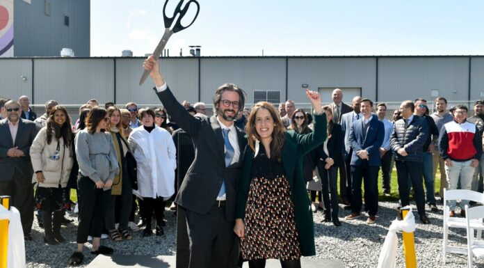 Компанія дитячих сумішей зіткнулася з проблемами безпеки перед спалахом ботулізму