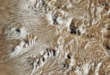 Рідкісний снігопад закриває Астрономічну обсерваторію пустелі Атакама