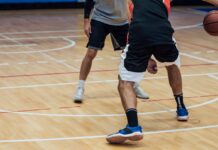 Наука за скрипом кросівок на баскетбольному майданчику